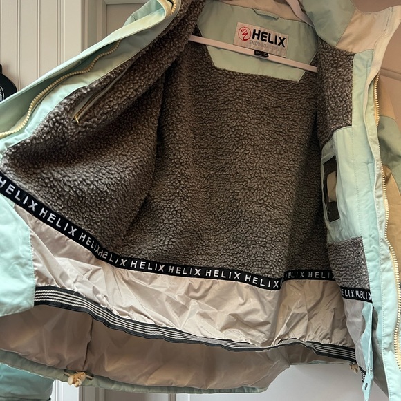 Helix snowboarding/skiing jacket - Picture 7 of 7